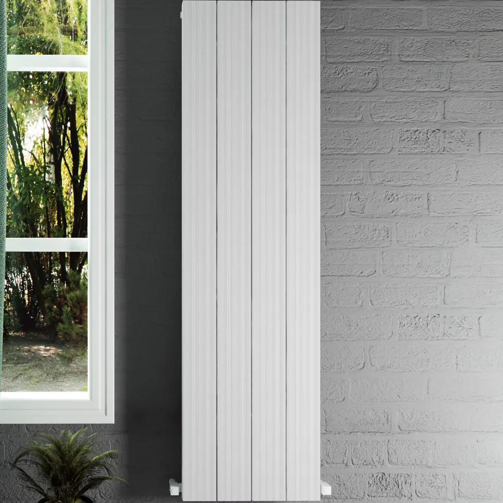 Carisa Elvino Vertical Aluminium Radiator