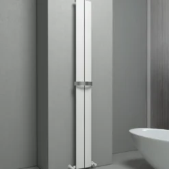 Carisa Play Bath Curved Panel Vertical Aluminium Heated Towel Rail