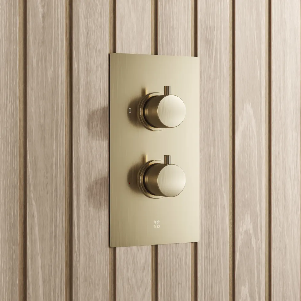 Core Concealed Thermostatic Valve, Fixed Head & Shower Rail Kit