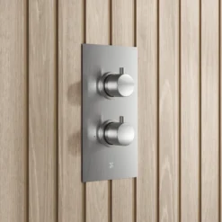 Core Concealed Thermostatic Valve, Fixed Head & Shower Rail Kit