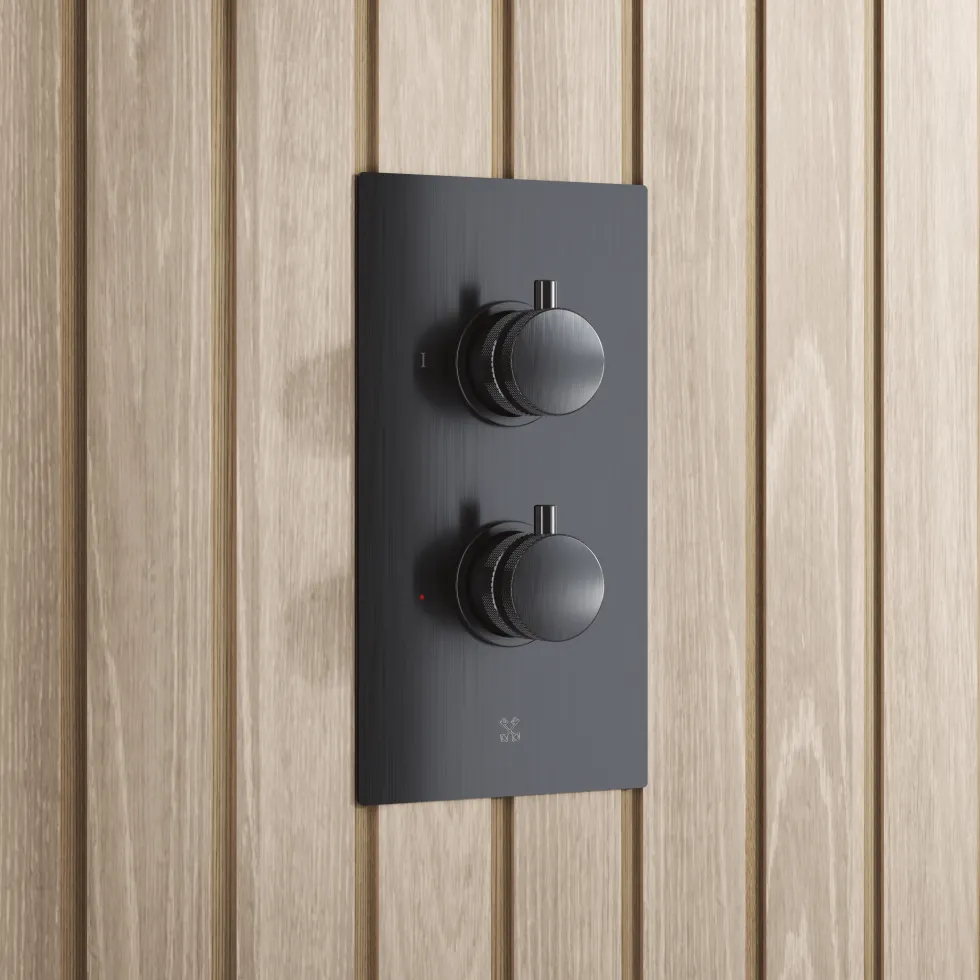 Core 1 Outlet Concealed Shower Valve & Wall Mounted Fluted Spotlight Shower Head