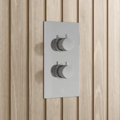 Core 1 Outlet Concealed Valve & Fixed Wall Mounted Square Shower Head
