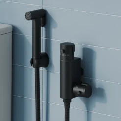 Core Round Douche Kit With Thermostatic Valve - Matt Black