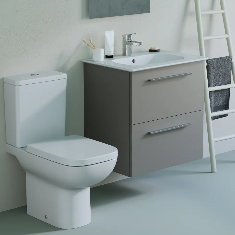 Ideal Standard i.life A Close Coupled Rimless Toilet with Soft Close Seat