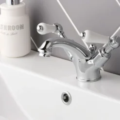 JTP Grosvenor Lever Basin Mixer Tap With Waste