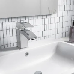 Vellamo City Chrome Basin Mixer Tap & Waste