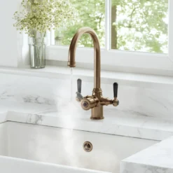 Vellamo Rigel Traditional Cruciform 3-in-1 Instant Boiling Water Tap with Boiler & Filter